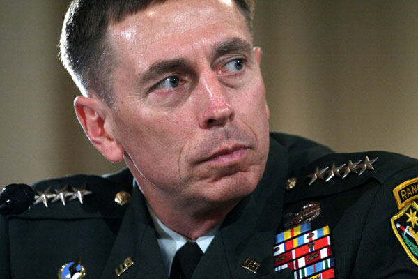 Petraeus-serious.jpg
